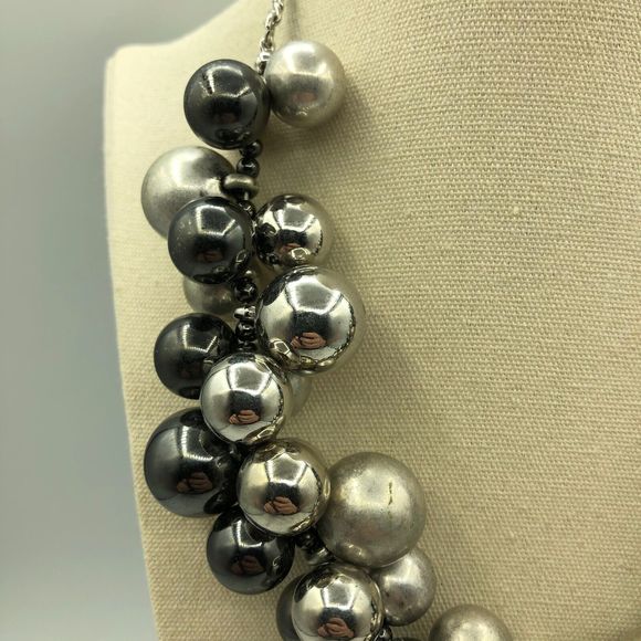 RETRO Silver Tone & Dark Grey Faux Pearl Charm Bead Necklace Festival Party - Picture 9 of 15